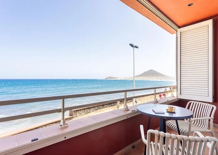 Spectacular Beachfront Loft-style Casa Corina Ii 厄尔梅达诺