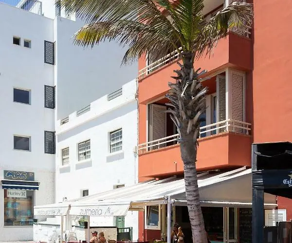 Spectacular Beachfront Loft-style Casa Corina Ii 公寓 *