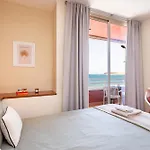 شقة Spectacular Beachfront Loft-style Casa Corina Ii